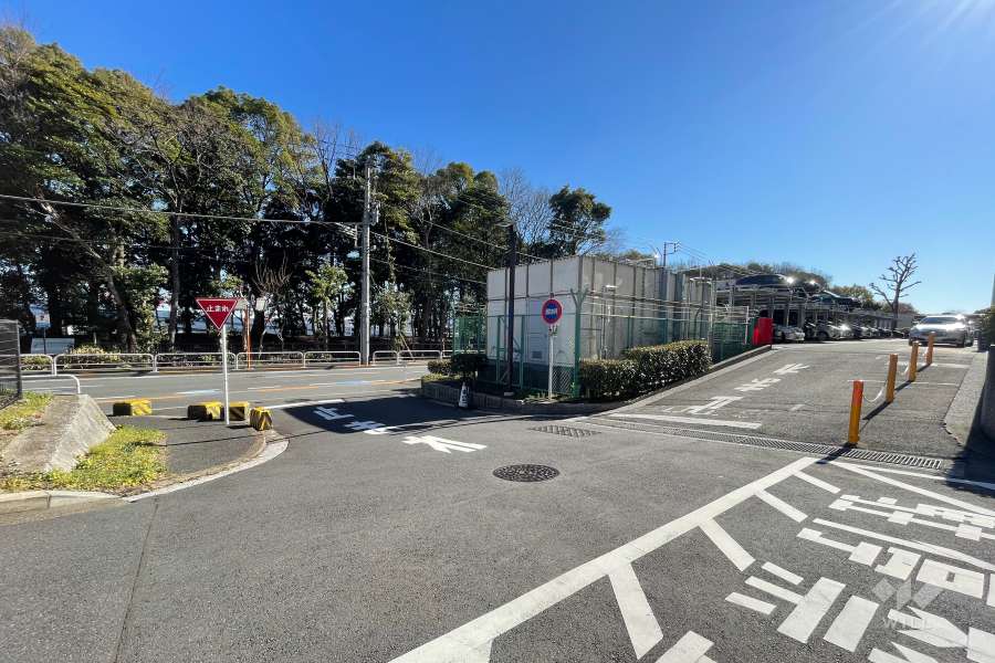 駐車場の出入り口