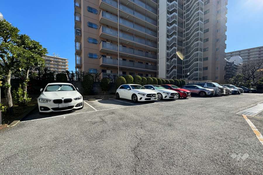 敷地内駐車場（屋外平面式）