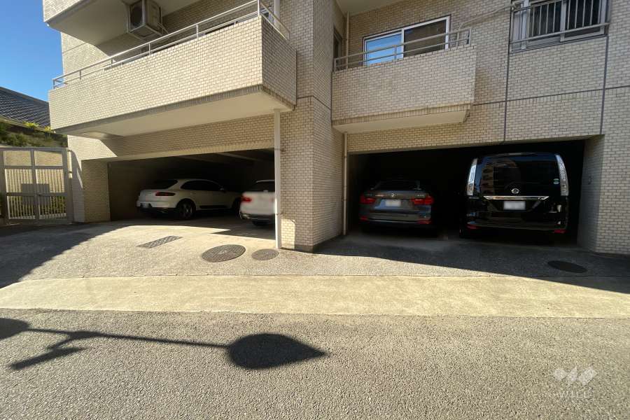 敷地内駐車場（屋内平面式）