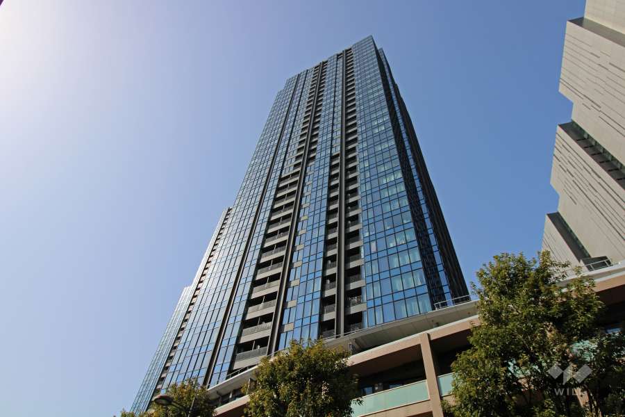 大崎ウエストシティタワーズE棟の外観（南東側から）