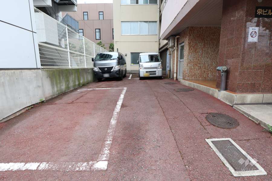 敷地内駐車場（屋外平面式）