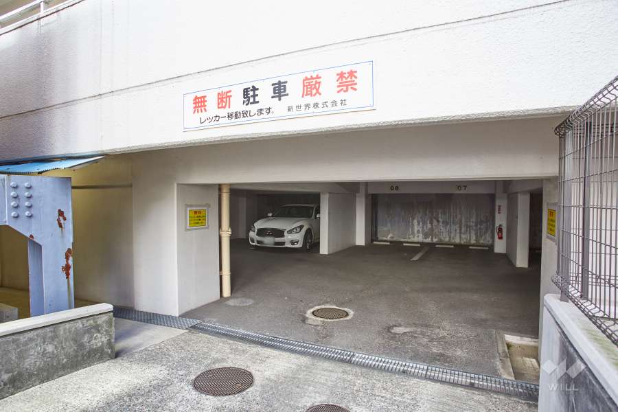 駐車場の出入り口