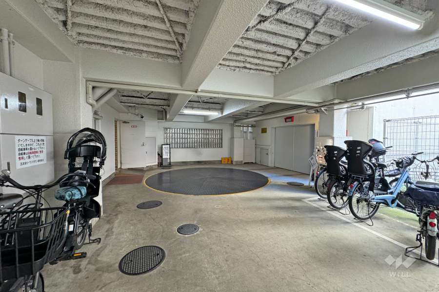敷地内駐車場（屋内機械式）