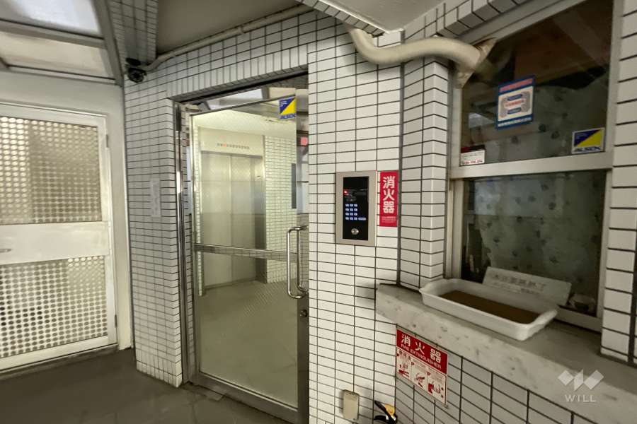 エントランスはオートロック付きです。