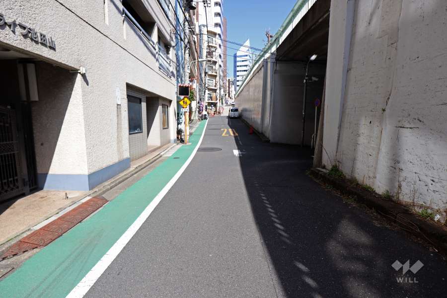 敷地南東側の前面道路