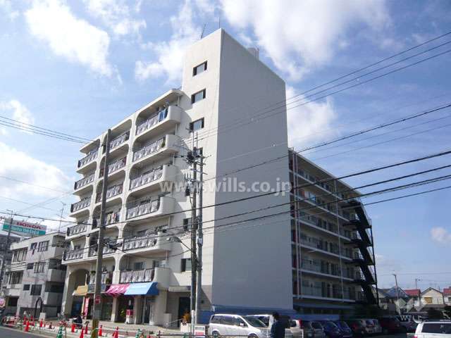 伊丹東宝ハイツの外観（南東側から）