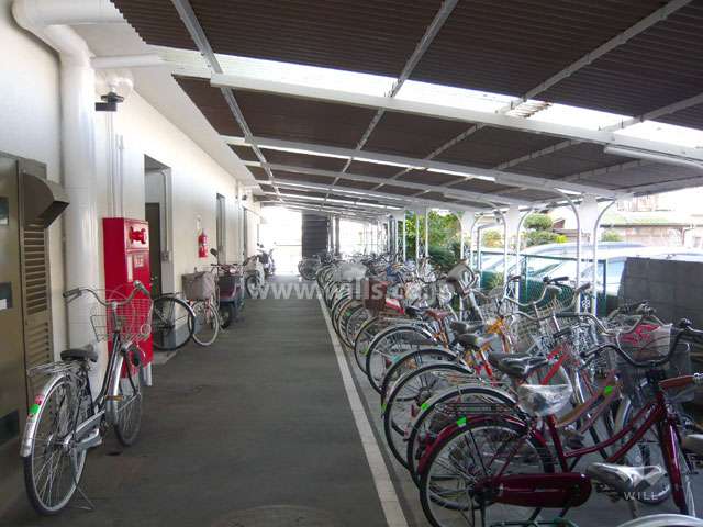 屋根付きの駐輪場