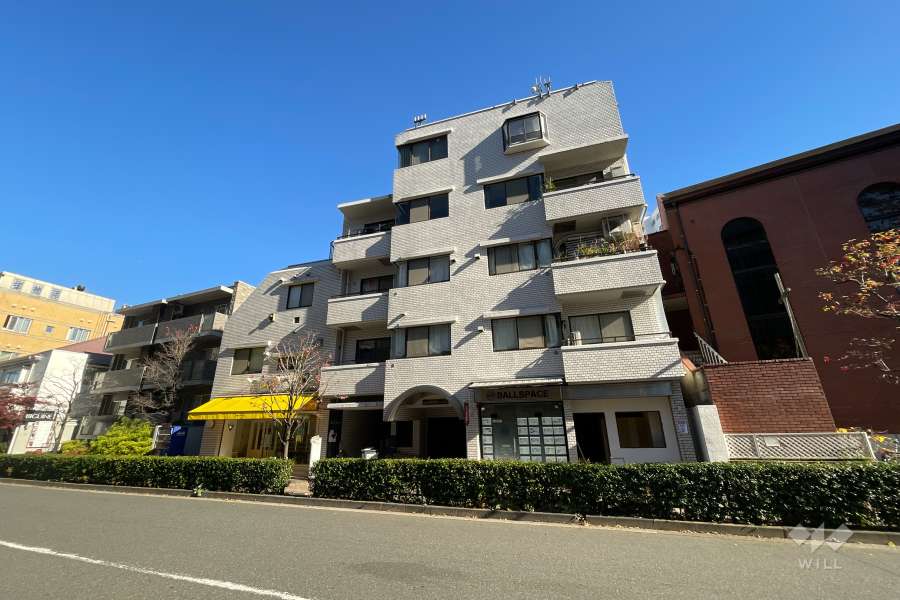 中銀目黒駅前マンシオンの外観（南西側から）