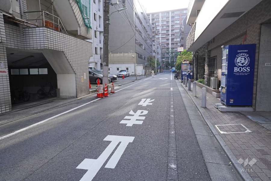 敷地南側の前面道路