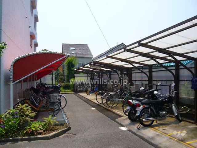 バイク置場、駐輪場