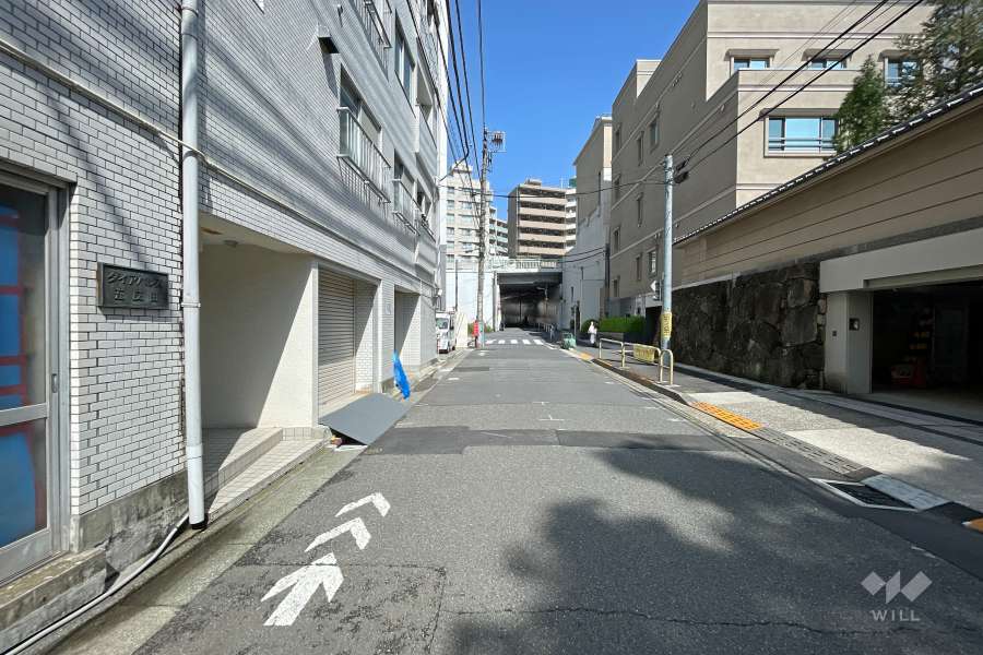 敷地北東側の前面道路
