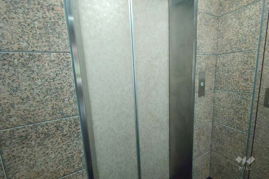 共用のエレベーター