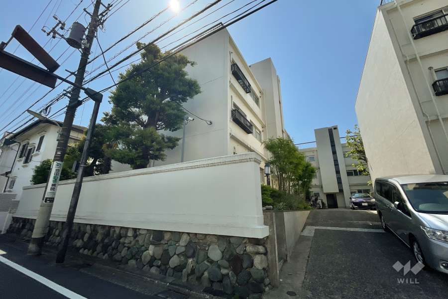 小山マンションA棟の外観（東側から）