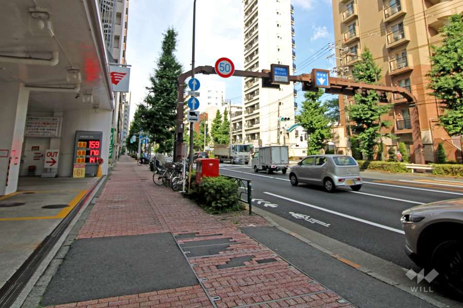 敷地北側の前面道路