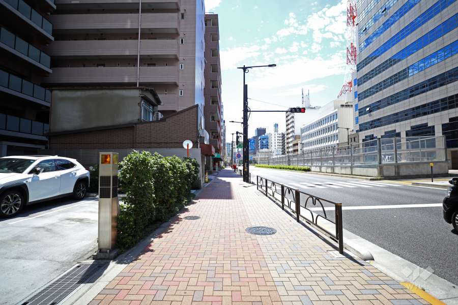 敷地南東側の前面道路