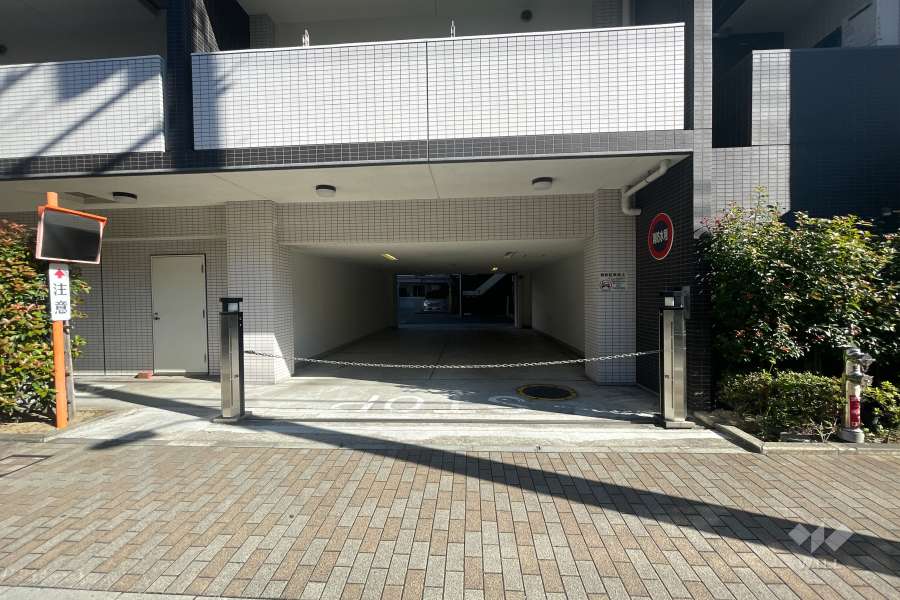 敷地内駐車場（屋内機械式）