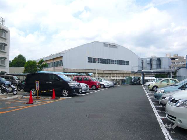 敷地の東側に隣接する「辻公園」
