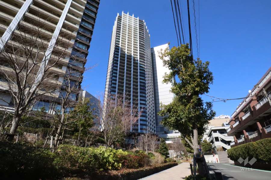 ブリリアタワーズ目黒ノースレジデンスの外観(南東側から)