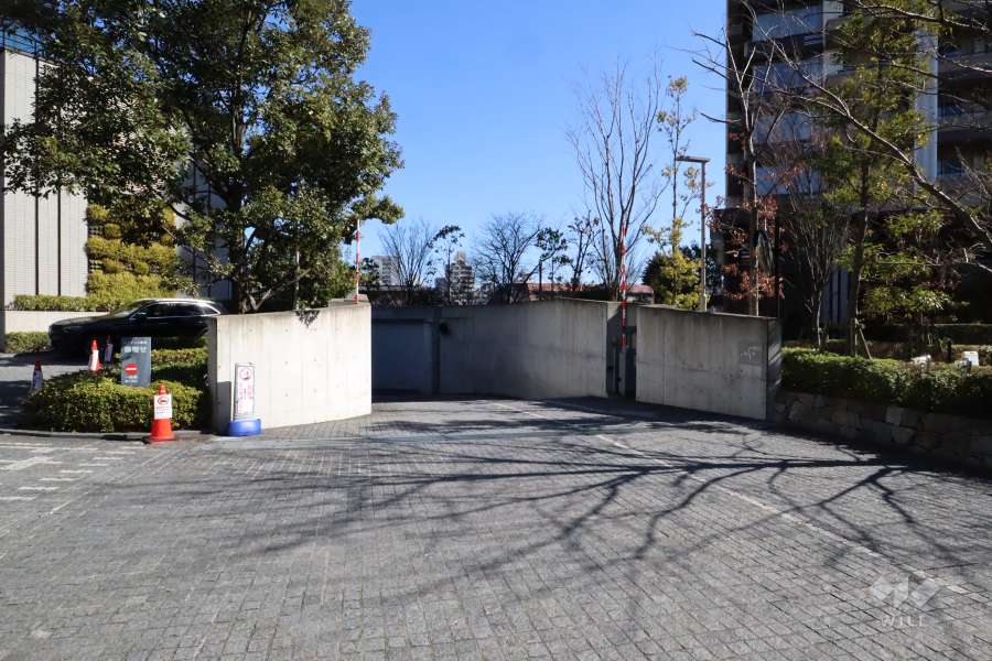 駐車場の出入り口