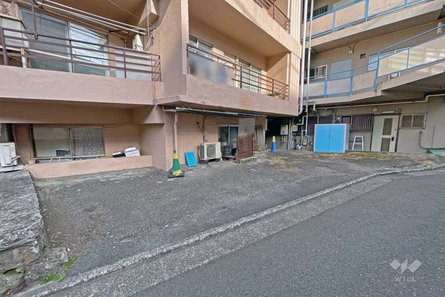 敷地内駐車場（屋外平面式）