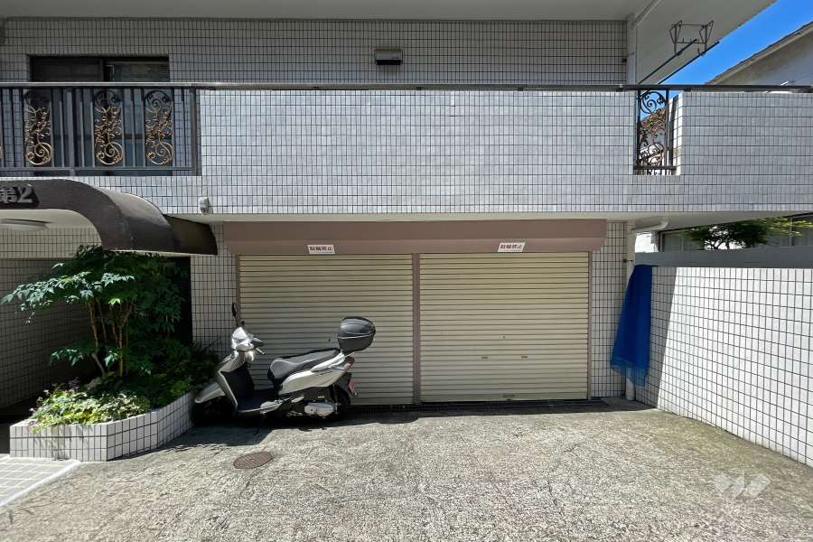 敷地内駐車場（屋外平面式）