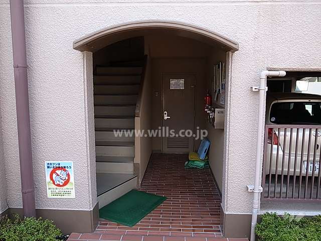 住戸入り口（共用ポスト）