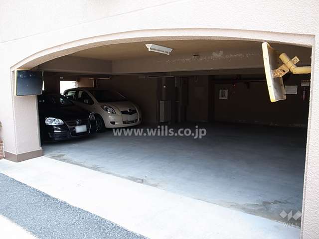 敷地内駐車場（屋内平面式）