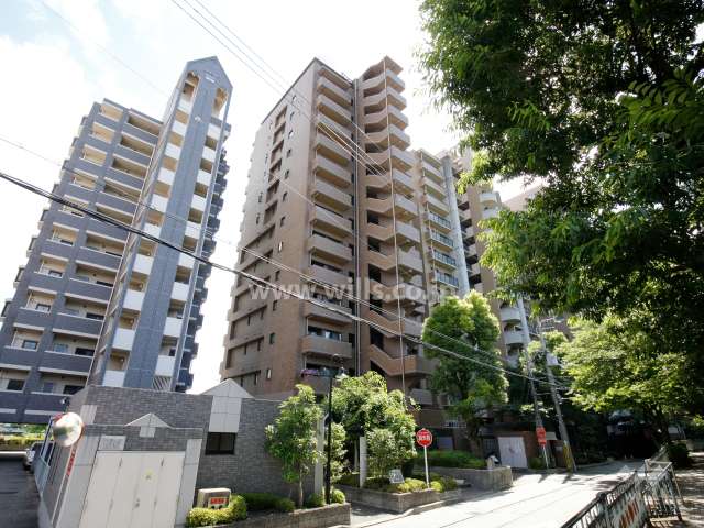 グランドメゾン宝塚の外観（北東側から）