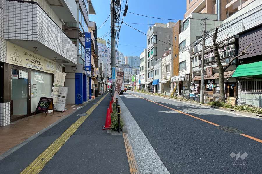 敷地北西側の前面道路