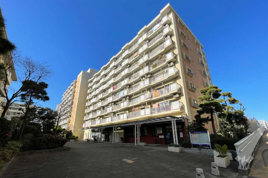 潮路北第１ハイツ６８号棟の外観（南東側から）