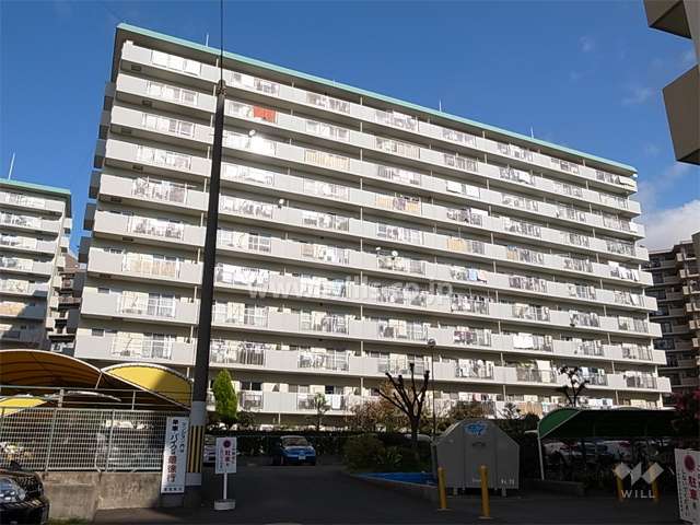 コープ野村伊丹B棟の外観（南側から）