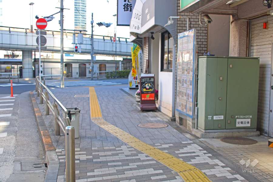 敷地西側の前面道路。JR大井町駅が見えます。