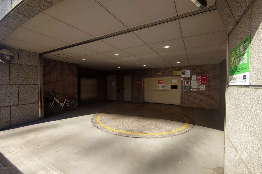 敷地内駐車場（屋内機械式）