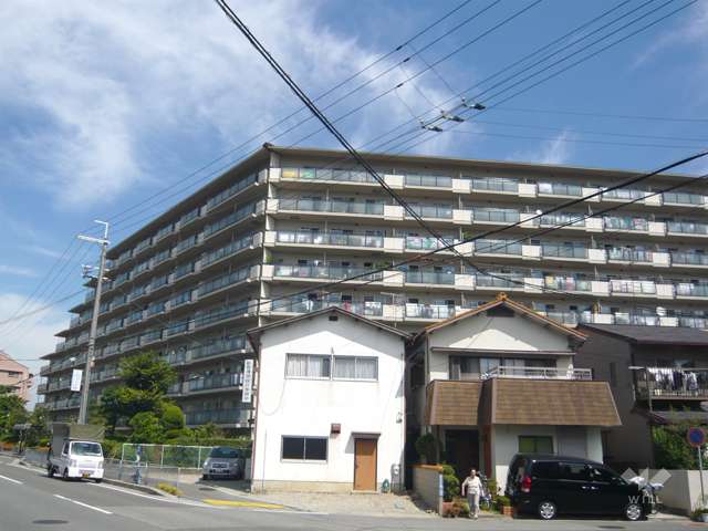 伊丹春日丘アーバンコンフォートA棟の外観（南西側から）