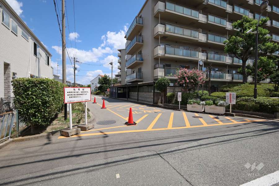 駐車場の出入り口