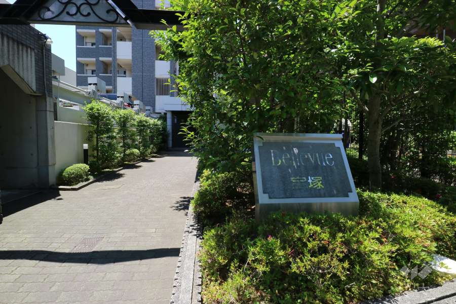 エントランスの銘板