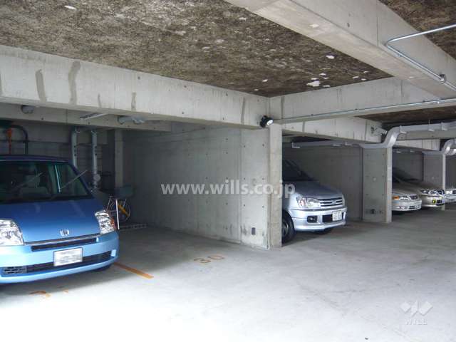 屋内平面駐車場