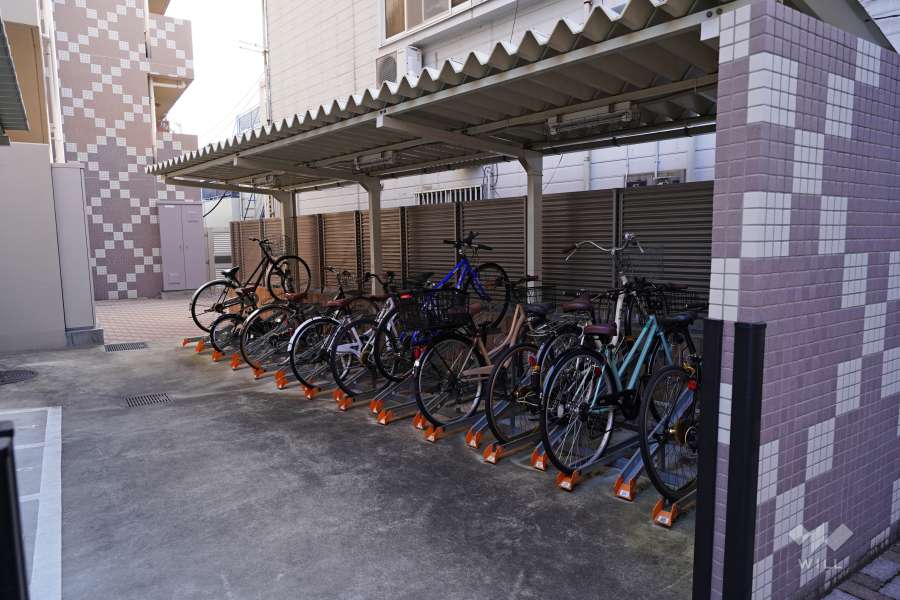 駐輪場（屋根付き）