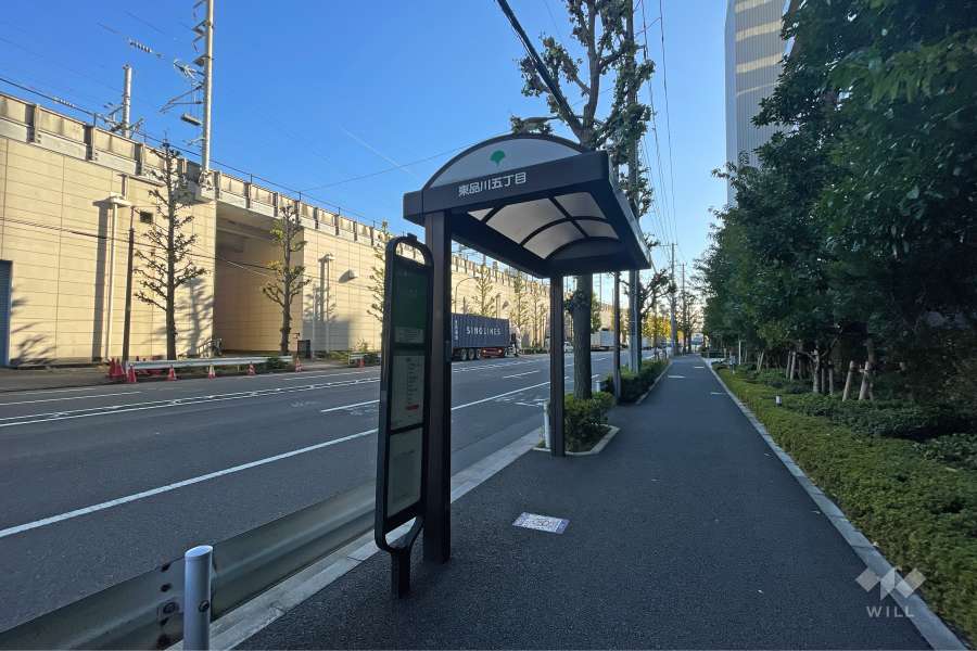 敷地東側の前面道路