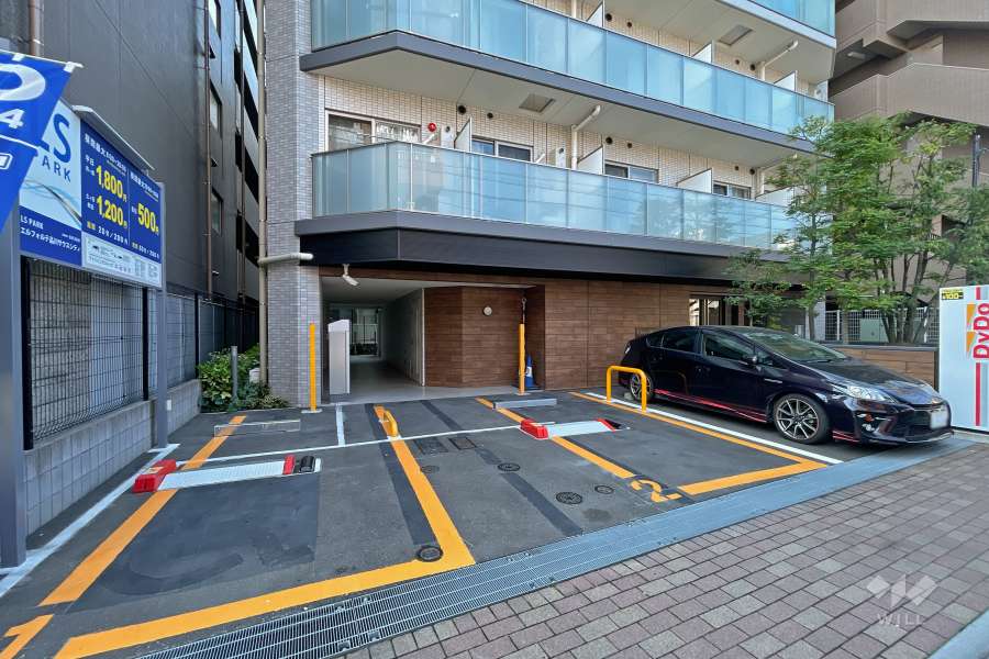 敷地内駐車場（屋外平面式）とコインパーキング