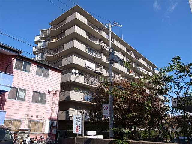 パレス新伊丹1番館の外観（南西側から）