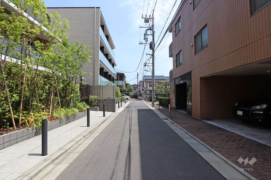 敷地東側の前面道路(