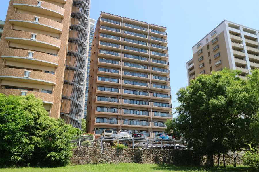 藤和宝塚ホームズ弐番館の外観（南西側から）