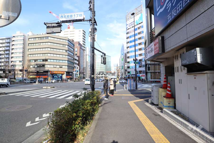 敷地北西側の前面道路