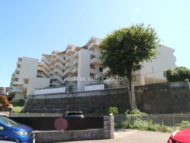 伊丹パークホームズの外観（北東側から）