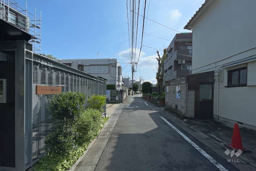 敷地南側の前面道路