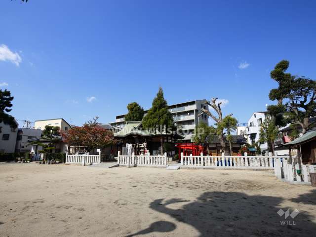 敷地の南側には『塚口神社』があります。
