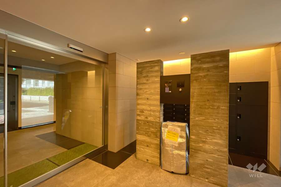 エントランスはオートロック付きです。