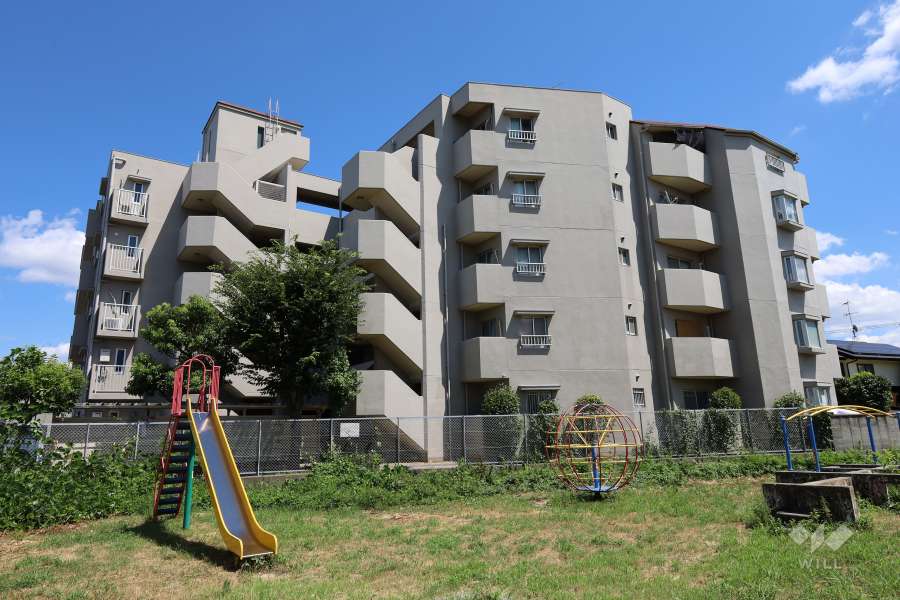 カルム伊丹緑ヶ丘の外観（北西側から）