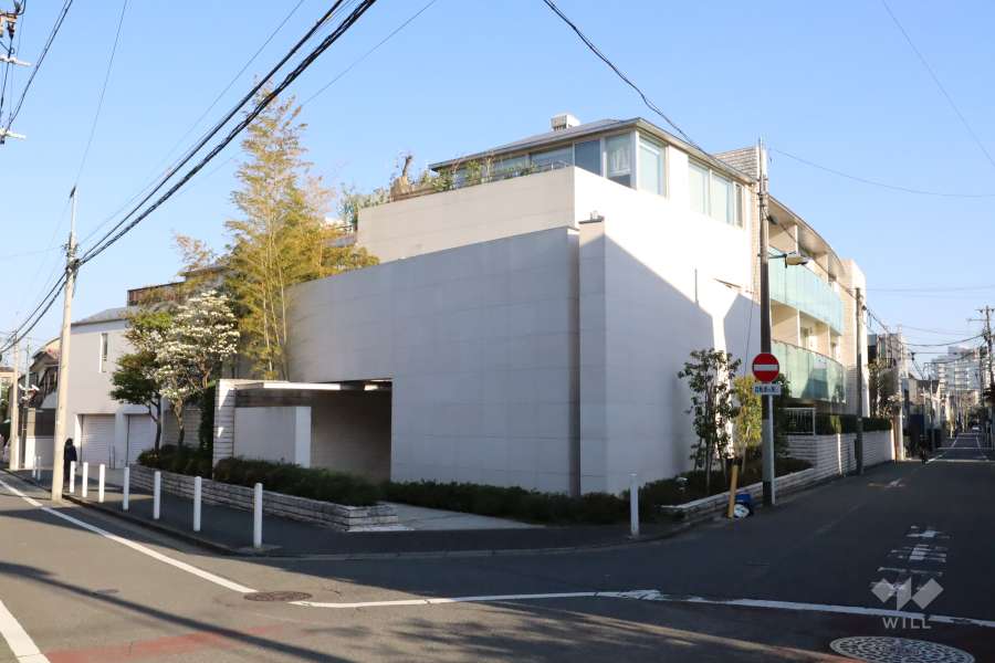 グランドヒルズ目黒東が丘の外観（北西側から）